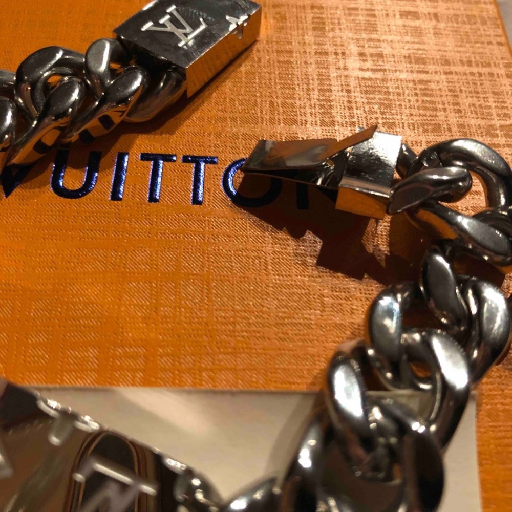 Louis Vuitton Key Monogram Chain Link Bracelet - Picture 3 of 4
